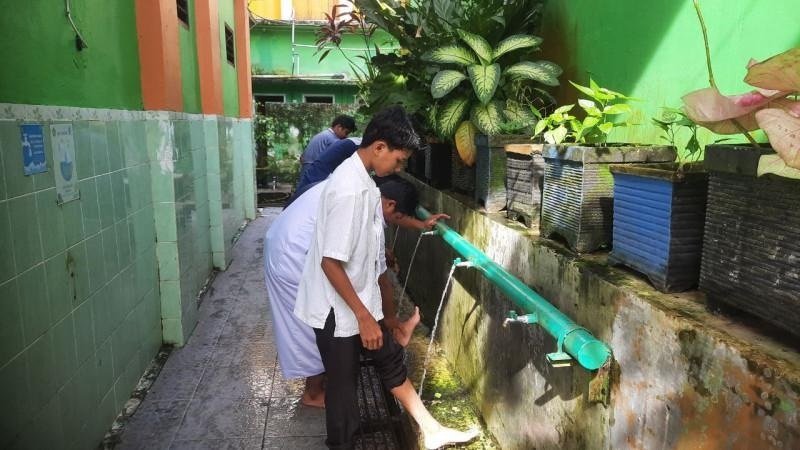 Pengecekan Sarana Air Bersih para Santri